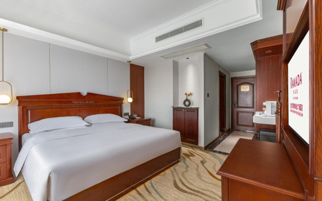 Ramada Plaza By Wyndham Wuhan Dongxi Lake