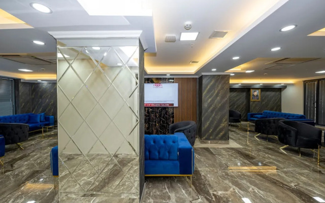 Skystar Deluxe Hotel