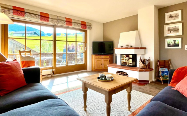 Wunderschöne Wohnung mit Balkon und Blick auf die Alpen