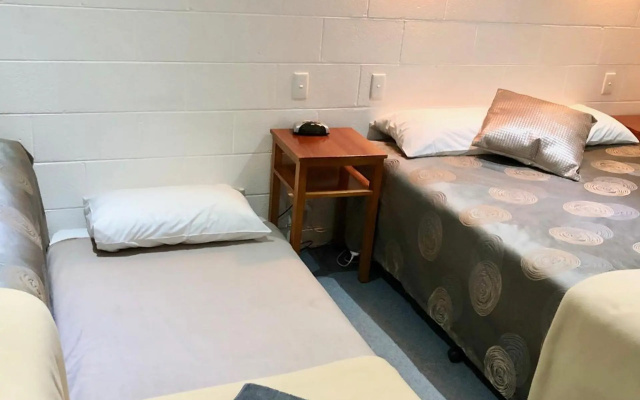 Byer Fountain Motor Inn, Holbrook – Guest Rooms – Holbrook