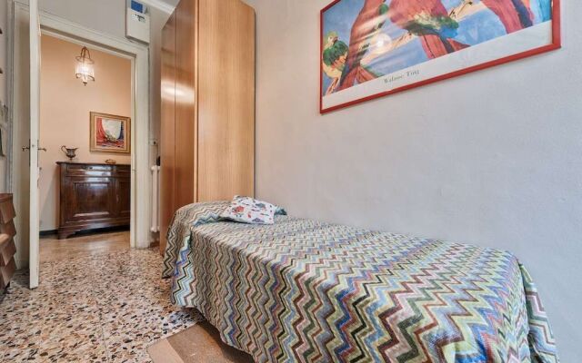 Vintage Flat Crocetta