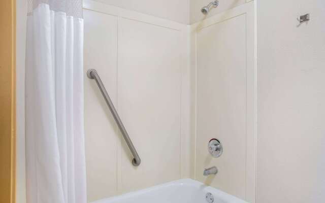 La Quinta Inn & Suites by Wyndham Springfield South