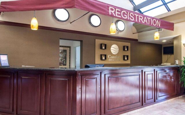 Comfort Inn & Suites Suwanee - Sugarloaf