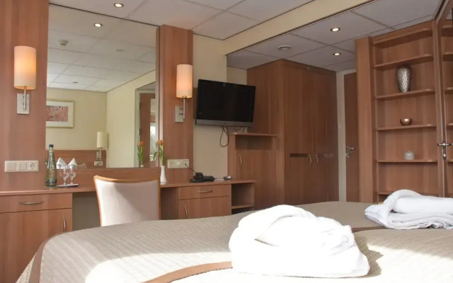 Hotelkabinenschiff Junker Jörg