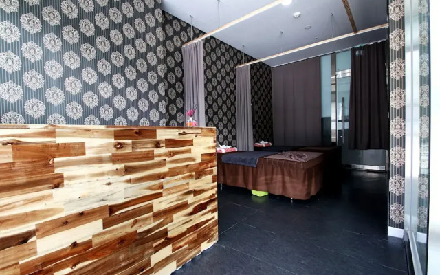 The Venezia Suite Hotel