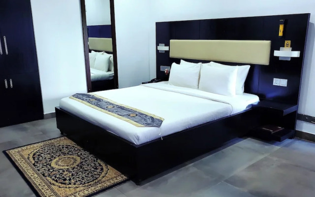 Kokomo Sunset Resort