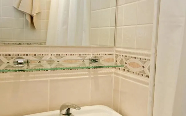 2 Bedroom Condo 02136063 by HomeRez