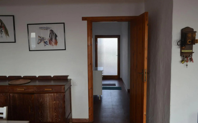 Seafront holiday home twenty meters from the western shore of Sardinia in S'archittu Beach-Casa del Giglio