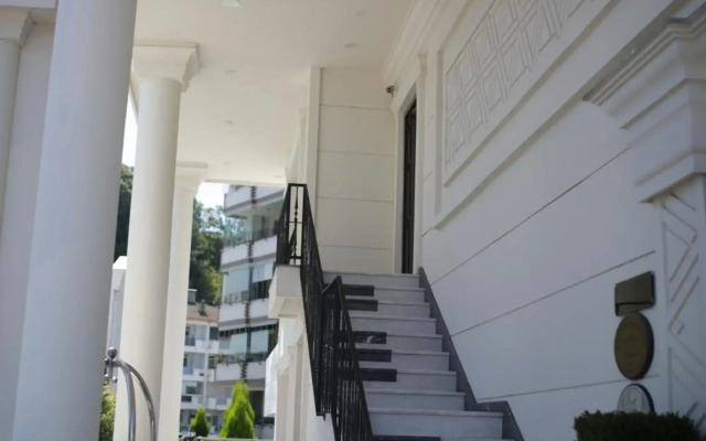 Northdoor Hotel