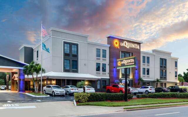 La Quinta Inn & Suites by Wyndham St. Petersburg Northeast