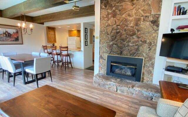 #305 Vail International