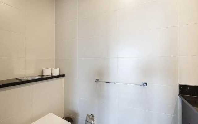 Stunning 1-bed in the Iconic Cayan Tower