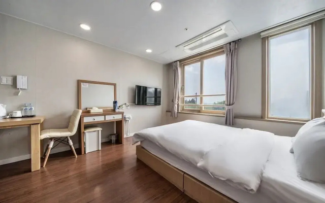 Seogwipo Beach Hotel