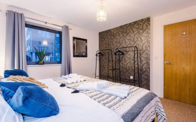Impeccable 2-bed Apartment in Liverpool