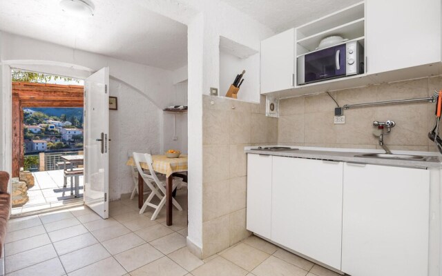 Amazing Home in Donja Klada With 3 Bedrooms, Outdoor Swimming Pool and Wifi