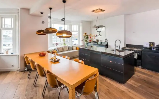 Amstel Canal View 3 Bedroom