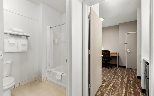 Clarion Suites Anchorage Downtown