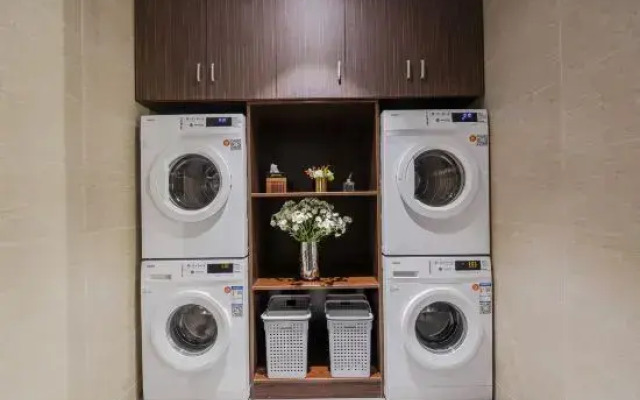 Homeinn Plus Hotel (Shanghai Pujiang  Lianhang Road Subway Station Renji Hospital South campus)