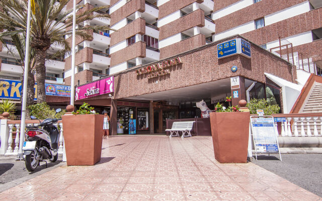 Corona Roja Apartments