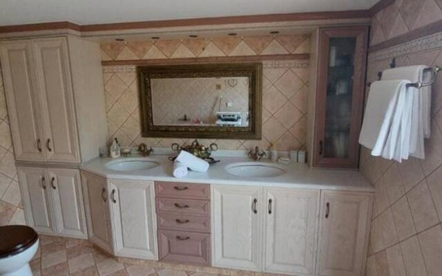 Antique Vacation Residence