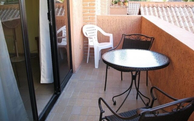 Condo Lola by Villas HK28