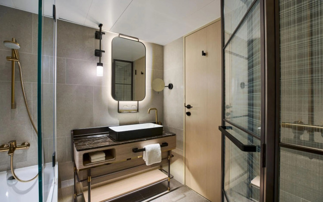 Sheraton Hong Kong Hotel & Towers