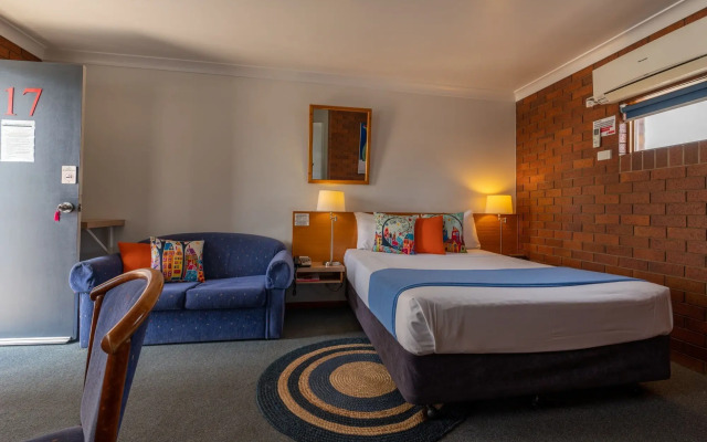 Country Pathfinder Motor Inn