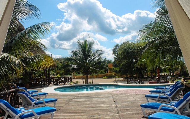 Real Mayab Hotel & Bungalows