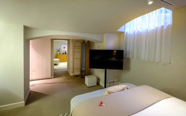 FINCH Boutique Hotel