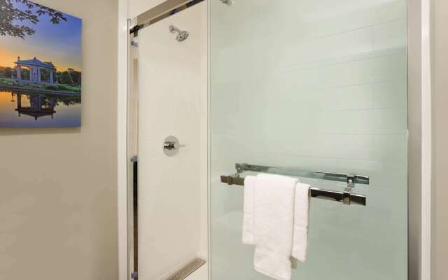 La Quinta Inn & Suites by Wyndham St Louis Route 66