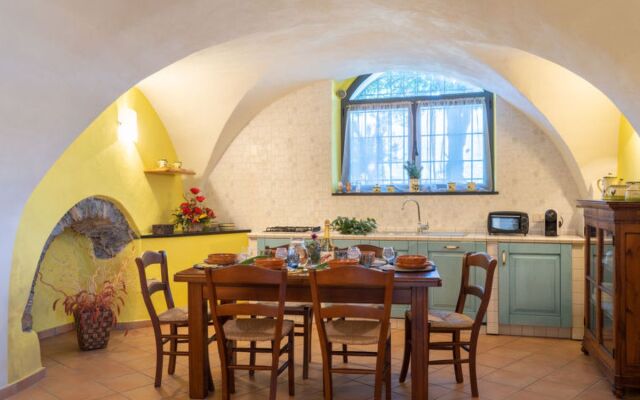 Apartment Giallo Vasia