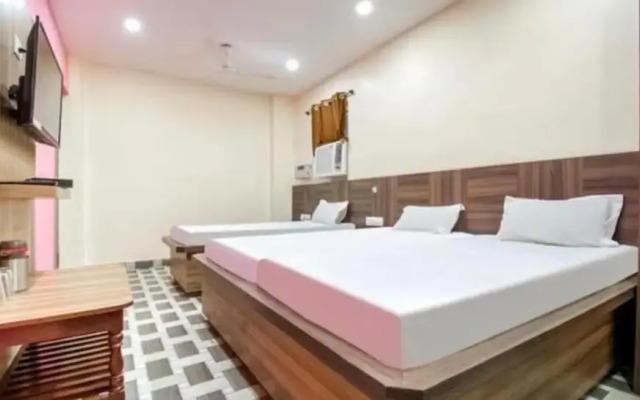 Goroomgo Royal Stay Gadiyahat Kolkata