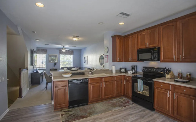 Dolce Deluxe Townhome 3 Bedroom Condo by Redawning