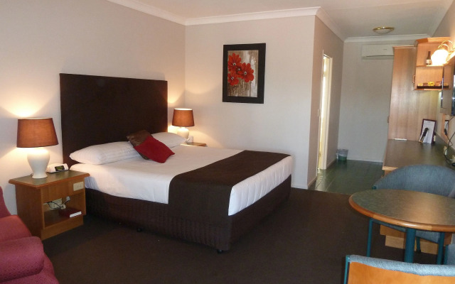 Puffers Inn Logan Motel