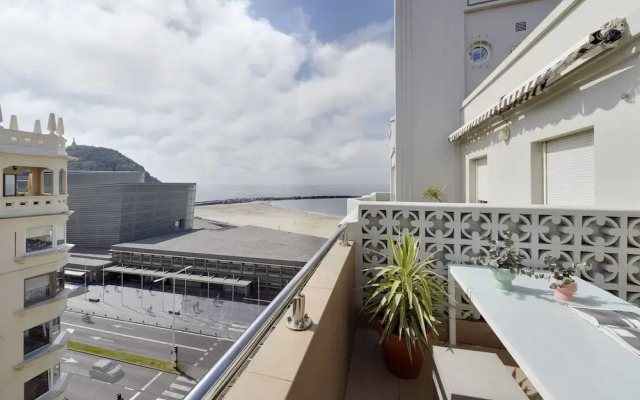 Beach House 2 Apartment by FeelFree Rentals