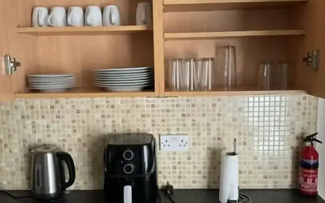 Home Sleeps5-netflix-parkg-near City Center/etihad