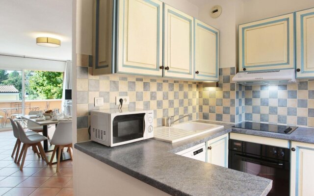 Apartment in Greoux-les-bains Near Lakes