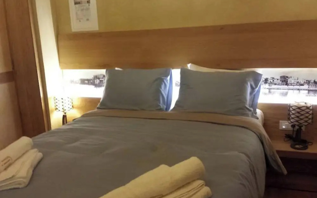 Entire Private Suite Sea Full View With Balcony, Shared Pool and Air Conditionin