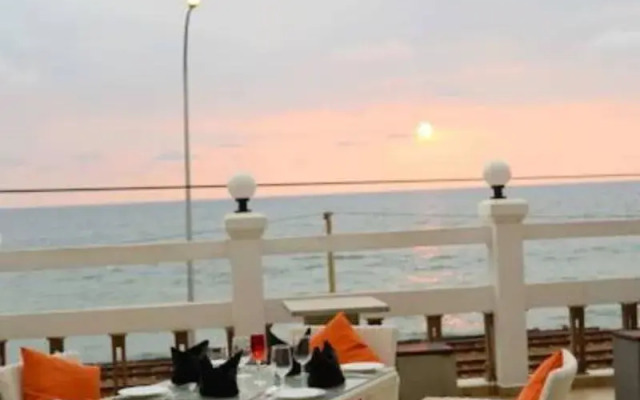 Lazaani Hotel & Restaurant