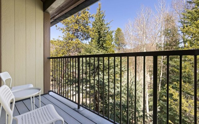 2767 Slopeside Condo by RedAwning