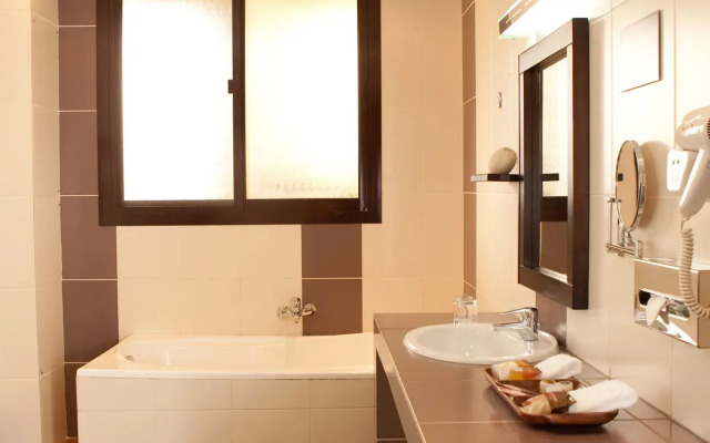 Protea Hotel by Marriott Kampala