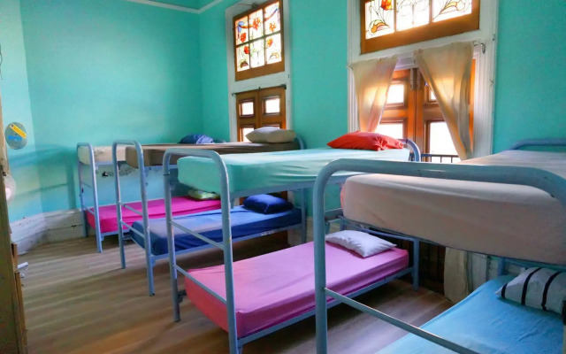 Sundancer Backpackers Resort