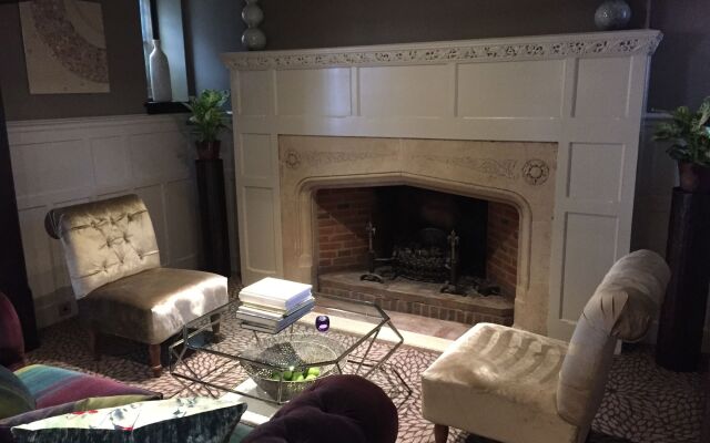 Hogarths Stone Manor