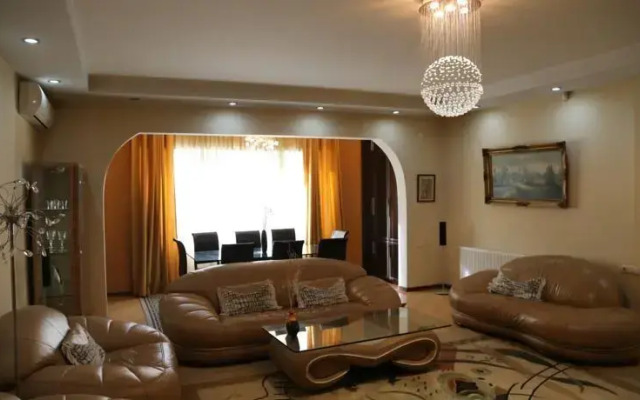 Five Star Apartment