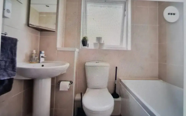 4bed Castle in Medway Free Sports Channel Parking