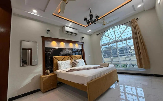 Delano Guest House