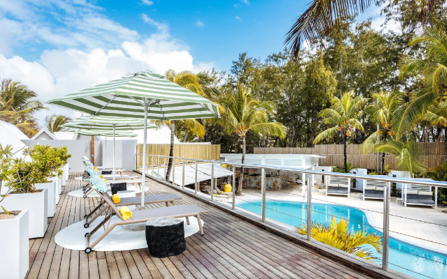 Tropical Attitude - Adults only