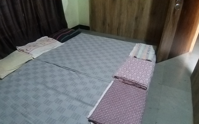 Shri Mahalaxmi Yatri Niwas
