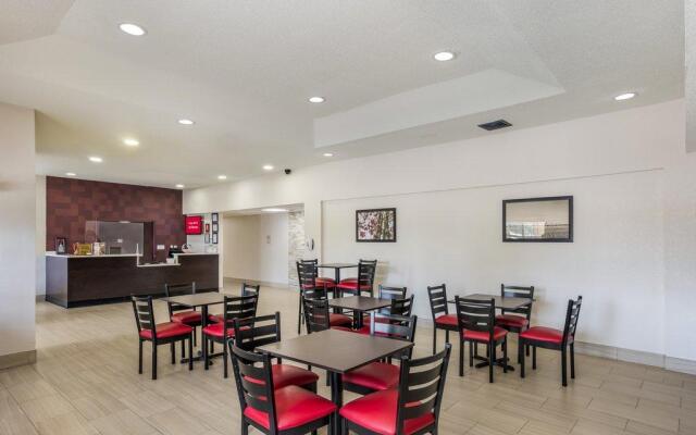 Red Roof Inn PLUS+ & Suites Savannah - I-95