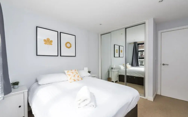 Charming Two Bedroom Flat Near Waterloo/southbank